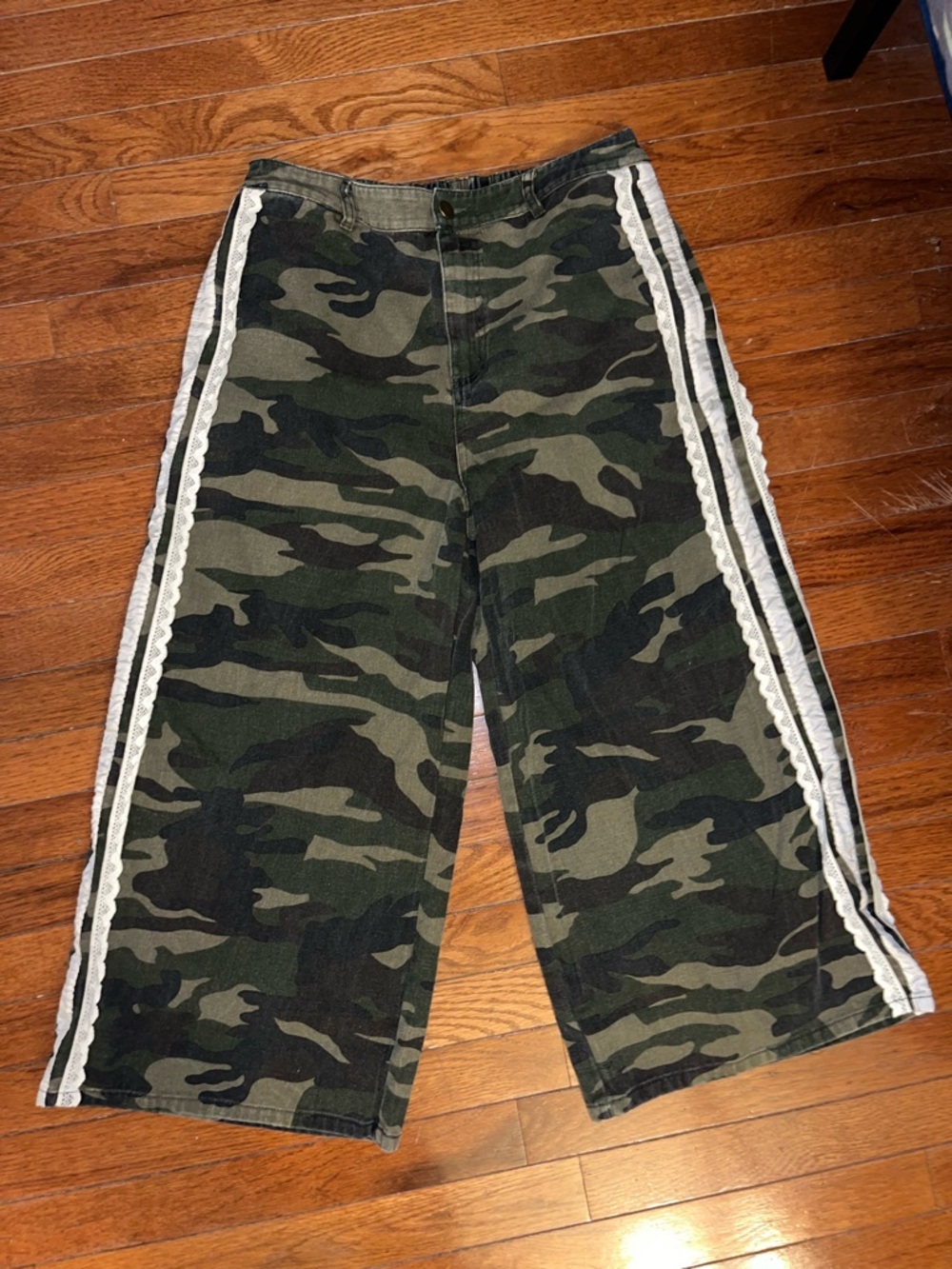 ODDI size Large Camouflage Wide-Leg Bottoms with lace trim